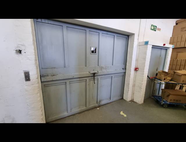 1,753M² WAREHOUSE RENTED IN SALT RIVER